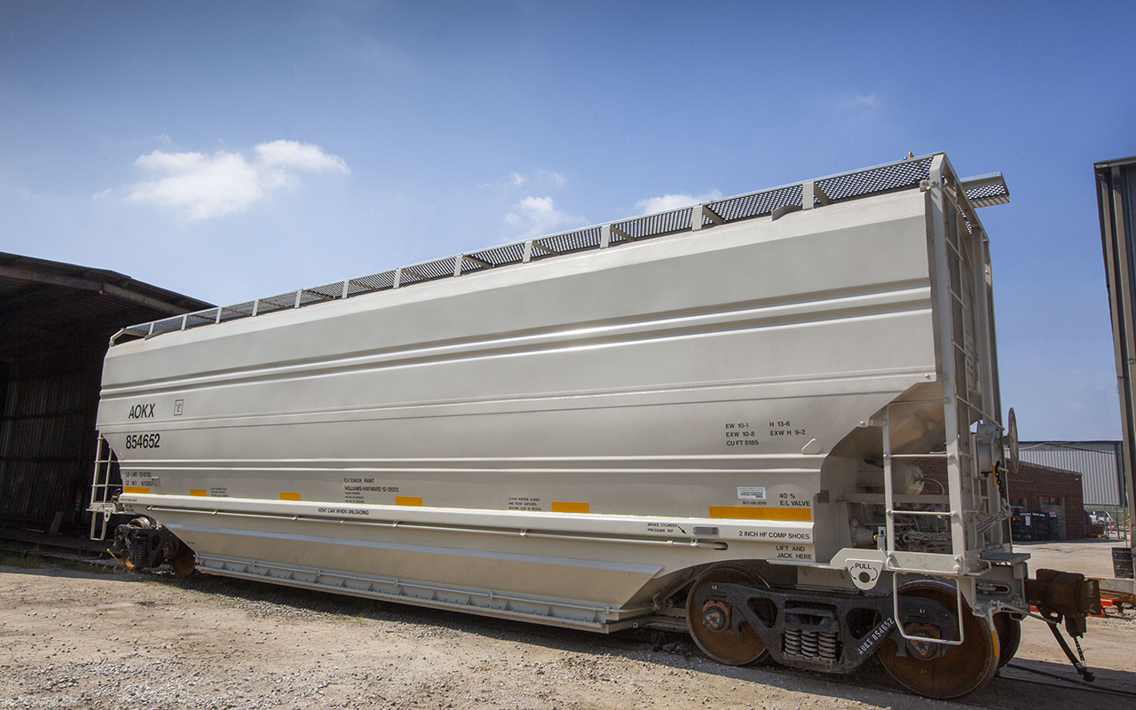 5185 Tsunami Gate™ Covered Hopper